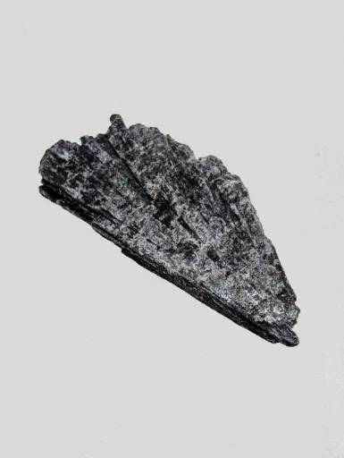 [CRY-ROU-BLA-20-40g] Black Kyanite Rough - 1pc